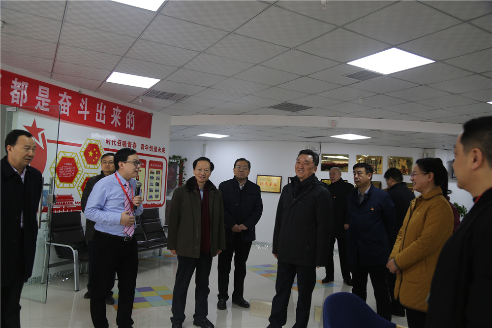 熱烈歡迎全國總工會副主席，書記處書記魏地春及省總工會王保存主席一行蒞臨安陽青峰網絡參觀指導